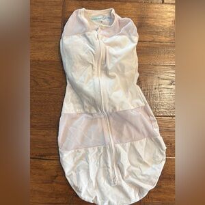 Happiest baby swaddle size medium